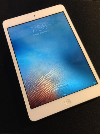 no cracks, just the stock iPad bg